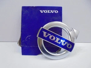 Genuine Volvo Grille Emblem - Matte Chrome 31383033-NEW IN BOX - Bild 1 von 4