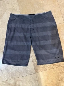 Oakley Golf Shorts Mens Size 36 Performance Fit -Athletic Casual Walking Blue - Picture 1 of 3