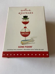Hallmark - 2015 Gone Fishin' - Keepsake Christmas Ornament - NEW - Picture 1 of 1
