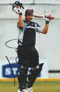 NEW ZEALAND CRICKET: JESSE RYDER SIGNED 6x4 ODI ACTION PHOTO+COA - Picture 1 of 1