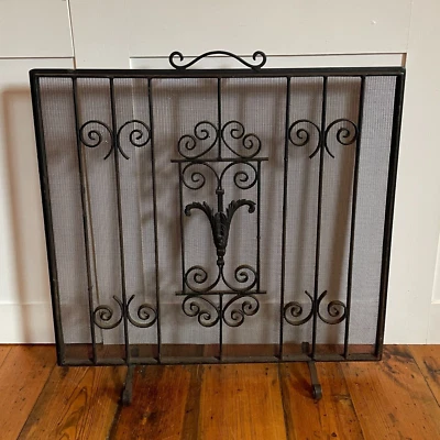 Antique Black Cast Iron Metal Fire Screen Guard Fireguard Vintage Victorian Old - Image 1 of 4