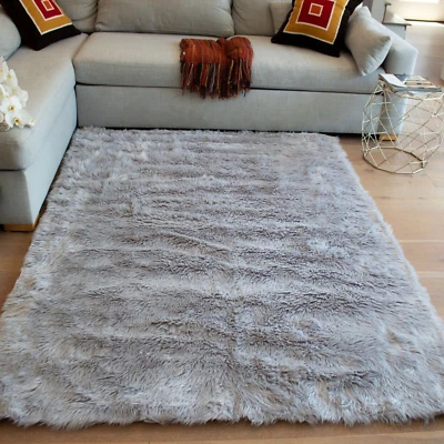 Alfombra RugBerry 4x5 pies imitación piel de oveja alfombra suave mullida peluda gris claro Foto 1 de 4