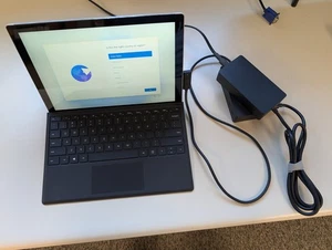 Microsoft Surface Pro 7 i5 8GB RAM 128GB SSD With Keyboard Docking Station Dock - Picture 1 of 11