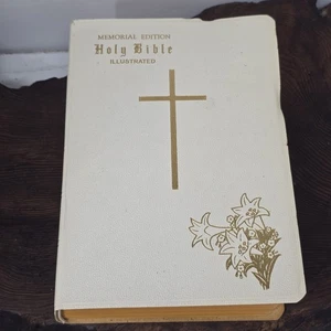 1972 Holy Bible Memorial Edition New Catholic Version Illustrated Gold Edges - Imagen 1 de 10