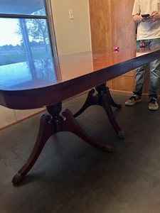 Mahogany Duncan Phyfe double pedestal dining table - 6 Chairs - Picture 1 of 5