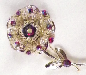 Sarah Coventry Pin Brooch Fashion Flower Goldtone Red Aurora Borealis Rhinestone - Picture 1 of 5