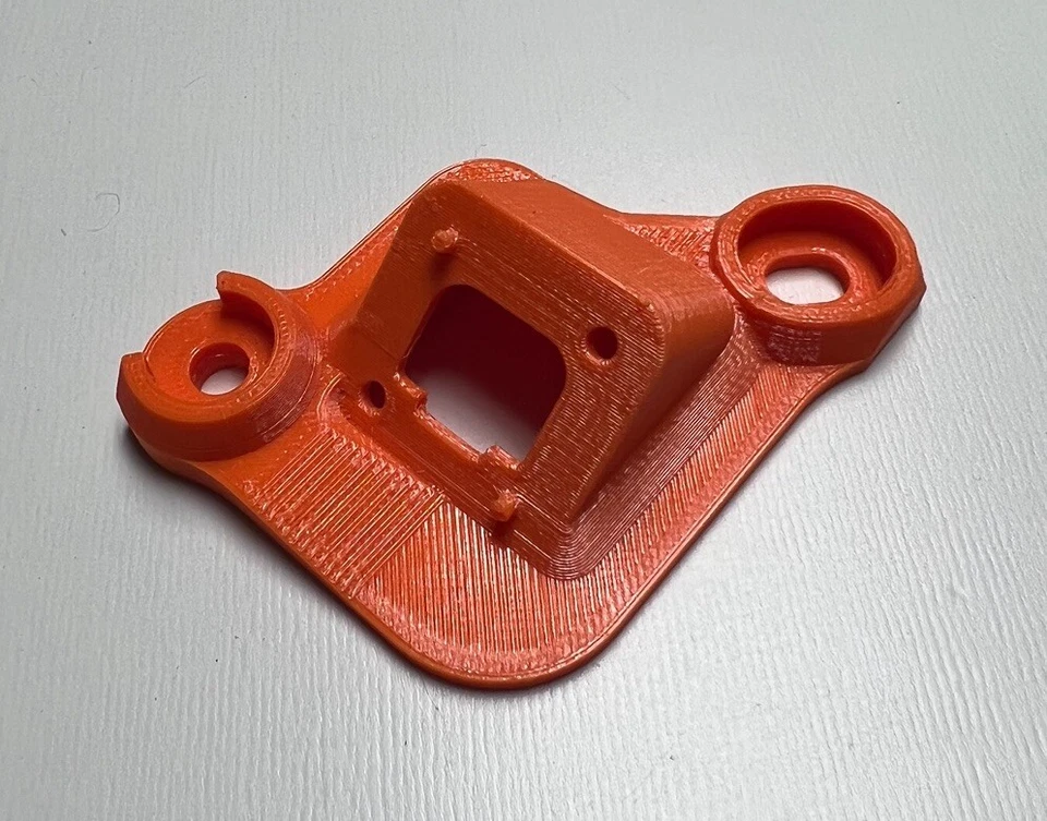 Soporte de montaje de cámara de reversa original Toyota Tundra años 2014-2021 (solo montaje) Foto 1 de 4