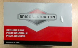 796227 Briggs & Stratton Carburetor - Picture 1 of 3