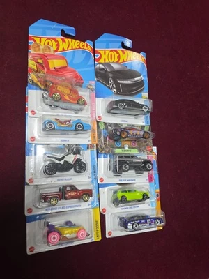 Разное лот из 10 автомобилей HotWheels новые в упаковках возможные винтажные - Изображение 1 из 4