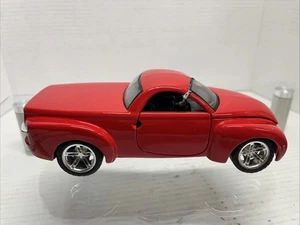 Camión diecast Maisto 2000 Chevy Chevrolet SSR edición especial rojo 1:25 - Imagen 1 de 13