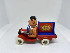 corgi-yoggi die cast-muppet show-henson,1979-made in britain-red-3 1/2 inches - Picture 1 of 7