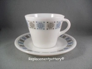 Pyrex Chelsea Cup & Saucer - Picture 1 of 1