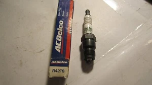 AC DELCO R42TS, PORFESSIONAL CONVENTIONAL RESISTOR SPARK PLUG, ONE ONLY,5/8" HEX - Picture 1 of 2