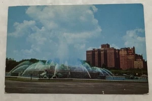 The Concord Hilton Hotel Chicago, Illinois. Postcard (L2) - Picture 1 of 2