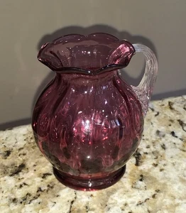 Vintage Pilgrim Glas Preiselbeere Krug Milchkännchen klar applizierter Griff 4,25" - Bild 1 von 3