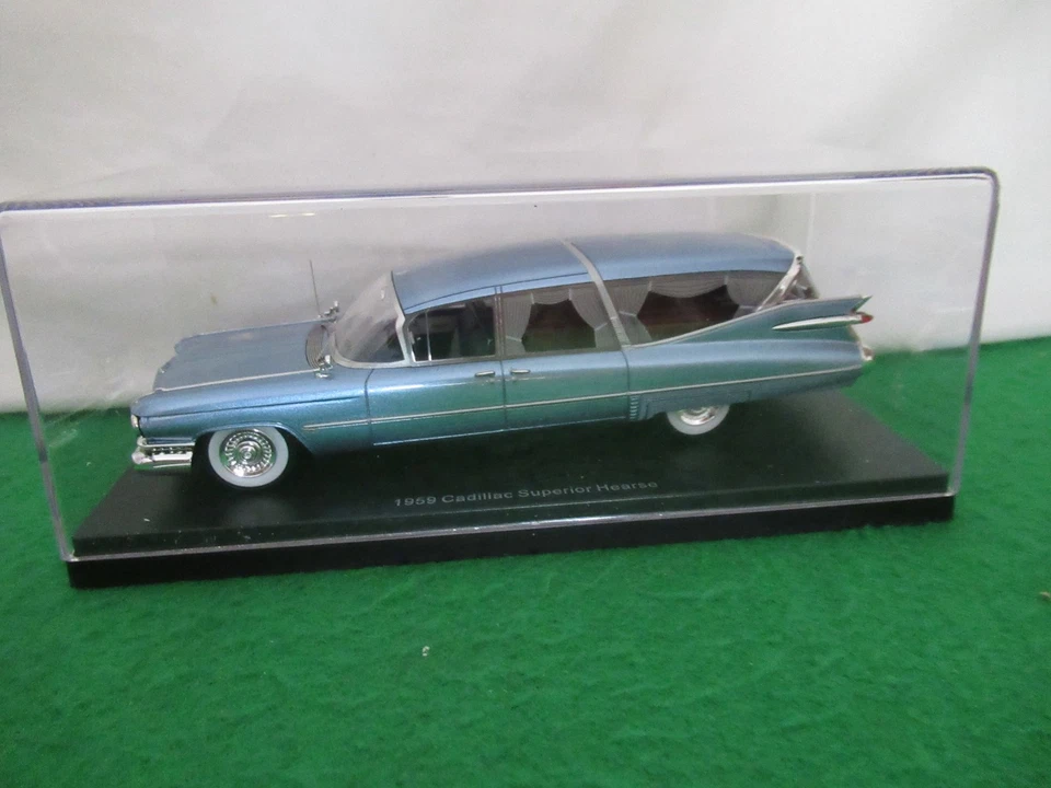NEO 1959 CADILLAC S&S SUPERIOR LANDAU HEARSE SCALE 1:43 NEO45261 - Image 1 of 4