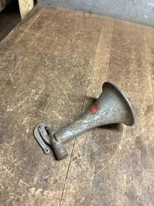 Vintage Hollywood Wolf Pfeife Trompete Lufthorn Hebelventil LKW Auto PKW USA - Bild 1 von 18