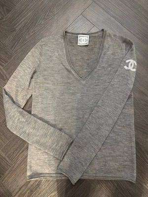 Chanel  Cashmere Knit size s Ladies' grey P15856V00778 Fabric pilling - Image 1 of 4