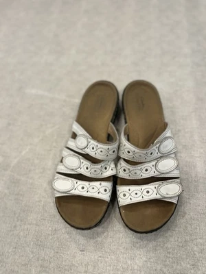 Женские белые кожаные сандалии Clark's модель Leisa Cacti комфортные туфли на плоской подошве размер 7,5 б/у в отличном состоянии - Изображение 1 из 4