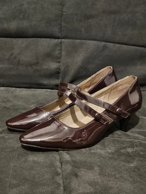 Zapatos de salón con suela acolchada en aerosoles con doble correa superior marrón 9,5 puntas Foto 1 de 4