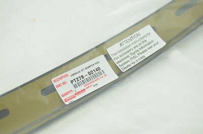 Protector de parachoques trasero genuino OEM 2014-19 para Toyota Corolla negro Foto 1 de 4