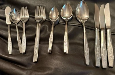 Oneida Tender Rose acero inoxidable Foto 1 de 2