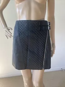 H&M Minirock schwarz vegan Kunstleder gesteppt asymmetrisch Reißverschluss Schnallen 6/S - Bild 1 von 12