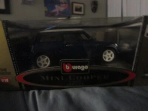 BURAGO 1:18 SCALE GOLD COLLECTION - MINI COOPER 2000 DIECAST COD3319 - Picture 1 of 1