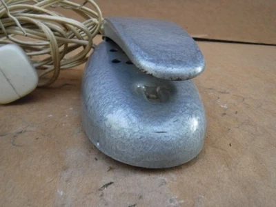 Universal  Sewing Machine Foot Control Pedal with cord/The Electrical Mfg. Co. - Image 1 of 4