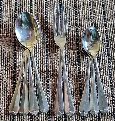 9-Oxford Hall SAGAMORE Jamestown cubiertos de acero inoxidable cucharas de sopa tenedores cucharaditas Foto 1 de 4