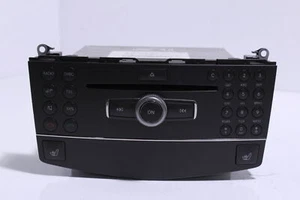 Radio mit CD (kein Code vorhanden) A2048700196 Mercedes C-Klasse W204 Original - Bild 1 von 5