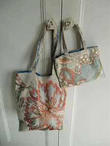 2 tote bags Little and larger Embroidered, cream and coral with blue lining - Picture 1 of 8