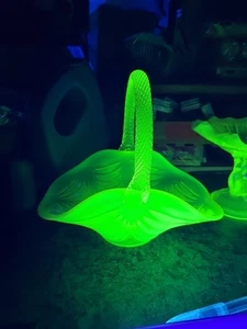 Mosser/Fenton Vaseline Glass Basket Opalescent Drape Pattern 1950s Uv Sensitive - Picture 1 of 6