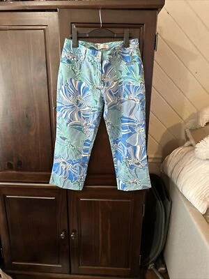 Pantalones florales recortados multicolores azules tallados para mujer 3/4 Foto 1 de 4