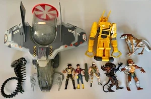 Vintage 1990's Kenner Aliens & Predator Action Figures & Vehicles - Picture 1 of 13