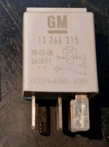 GENUINO VAUXHALL ASTRA ZAFIRA AGILA CORSA COMBO FURGONETA GRIS RELÉ SAAB Multifunción - Imagen 1 de 3