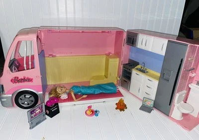 Autocaravana Barbie Hot Tub Party Bus rosa cámper 2006 Mattel Foto 1 de 4