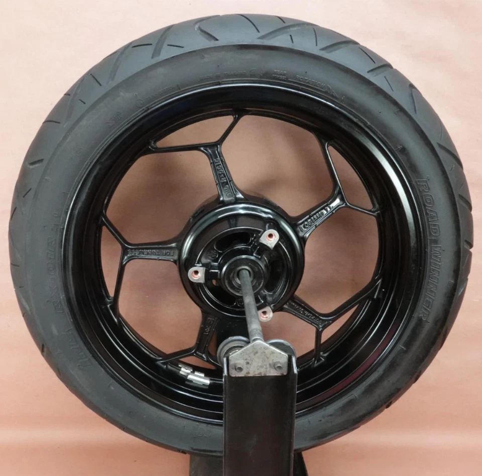 Llanta trasera IRC Road Winner Kawasaki Ninja EX300 EX 300 2013-2017 Foto 1 de 4