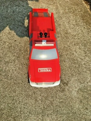 RARE - 2002 Powered Tonka Truck 3835 with engine/horn sounds with working lights - Image 1 of 4