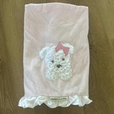  Mantas & Beyond Rosa Volantes Borde Satinado Blanco Perro con Lazo Manta Bebé Foto 1 de 4