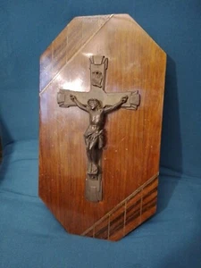 1 PLAQUE MURAL/BOIS BRONZE OU METAL/JESUS/CRUCIFIX/EGLISE/28 cm - Picture 1 of 6