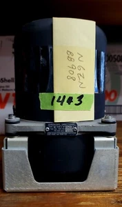 Collins 332E-4 Directional Gyro P/N 522-3241-000 s/n 7356 (AR) - Picture 1 of 2