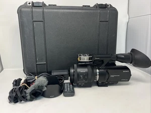 Sony E mount mirrorless NEX-VG30 + 18-200mm f/3.5-6.3 PZ OSS full kit - Picture 1 of 7