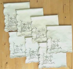Vintage 7 Madeira Cutwork Embroidered Linen Dinner Napkins Scallop Edge 14"x15" - Picture 1 of 2