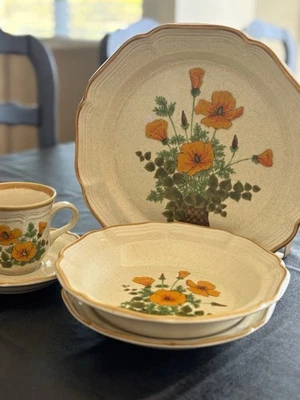 Vajilla Mikasa Petunia 65 piezas usada en perfecto estado. Sin astillas Foto 1 de 4