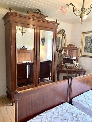 Antikes Schlafzimmer Lousi XVI Schrank, Schminktisch,2 Bett, 2 Nachttisch 1900 • 3,200€