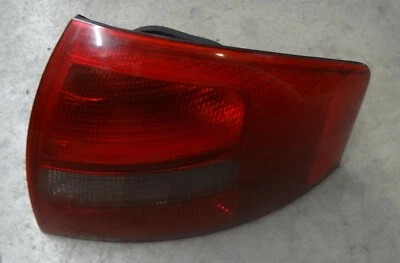 Luz trasera derecha pasajero lado izquierdo audi a6 1998-2003 sedán OEM Foto 1 de 4