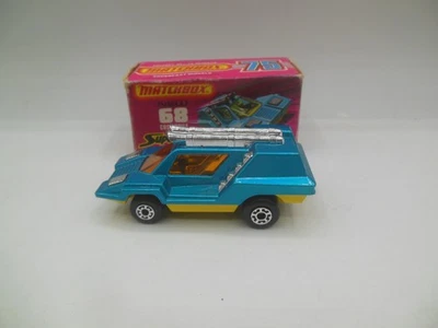 Matchbox Superfast MB 68 b Cosmobile Cuerpo Azul Metálico Base Amarillo Limón Foto 1 de 4