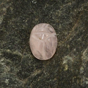 Unique Rare Egyptian Scarab/Beetle Amulet Intaglio Petite Rose Quartz Gemstone - Picture 1 of 3