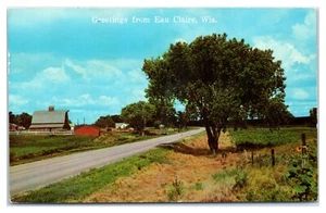 Postal colorida de Saludos desde Eau Claire Wisconsin Cattle Ranch Country Road - Imagen 1 de 2